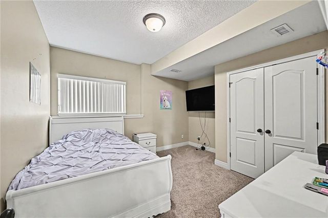 704 Crestridge Drive, Kearney, MO 64060