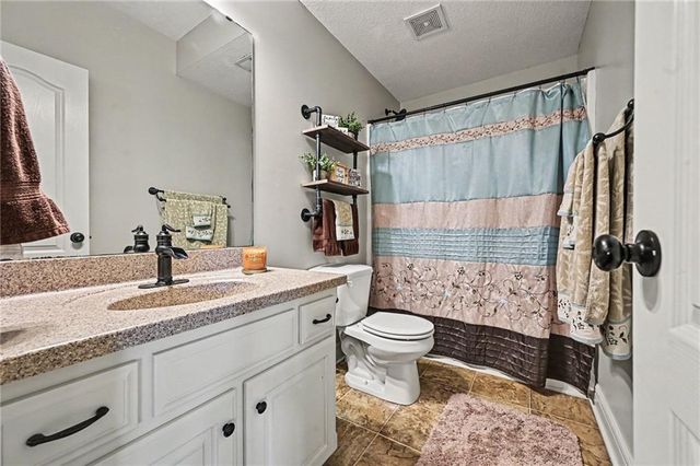 704 Crestridge Drive, Kearney, MO 64060
