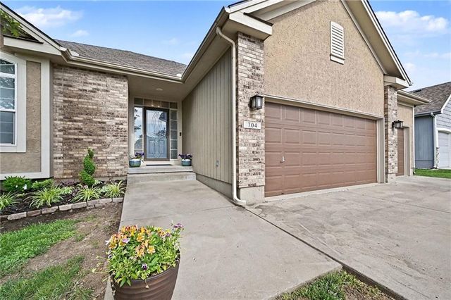 704 Crestridge Drive, Kearney, MO 64060