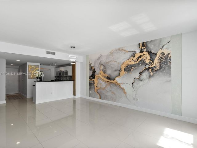 244 Biscayne Blvd 1605, Miami, FL 33132