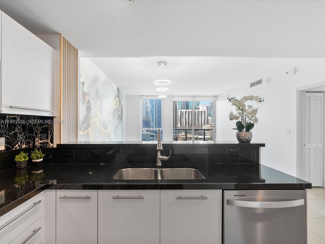 244 Biscayne Blvd 1605, Miami, FL 33132