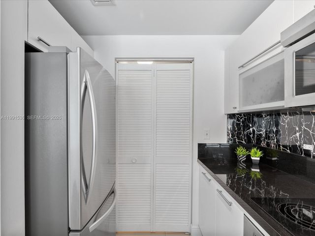 244 Biscayne Blvd 1605, Miami, FL 33132