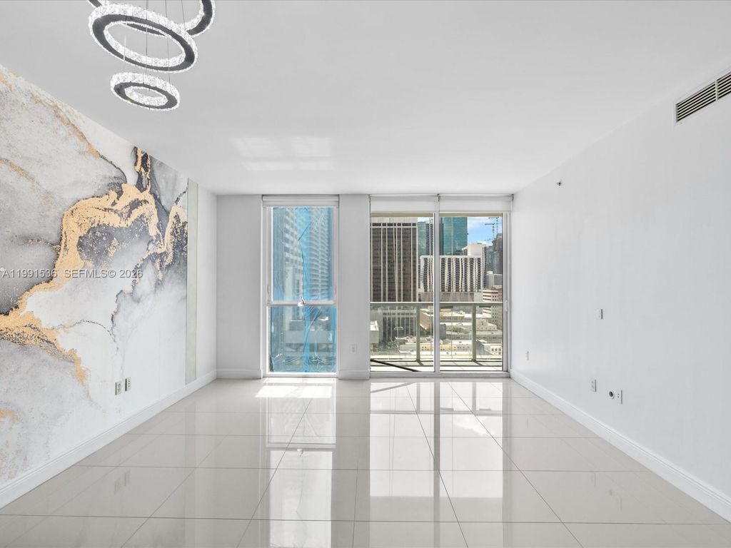 Image 14 of property listing at 244 Biscayne Blvd 1605, Miami, FL 33132