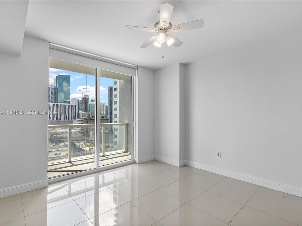 Image 22 of property listing at 244 Biscayne Blvd 1605, Miami, FL 33132