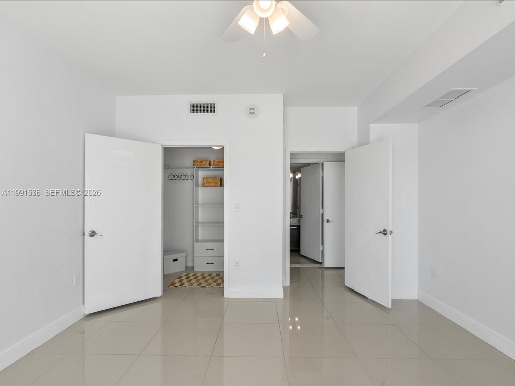 Image 24 of property listing at 244 Biscayne Blvd 1605, Miami, FL 33132