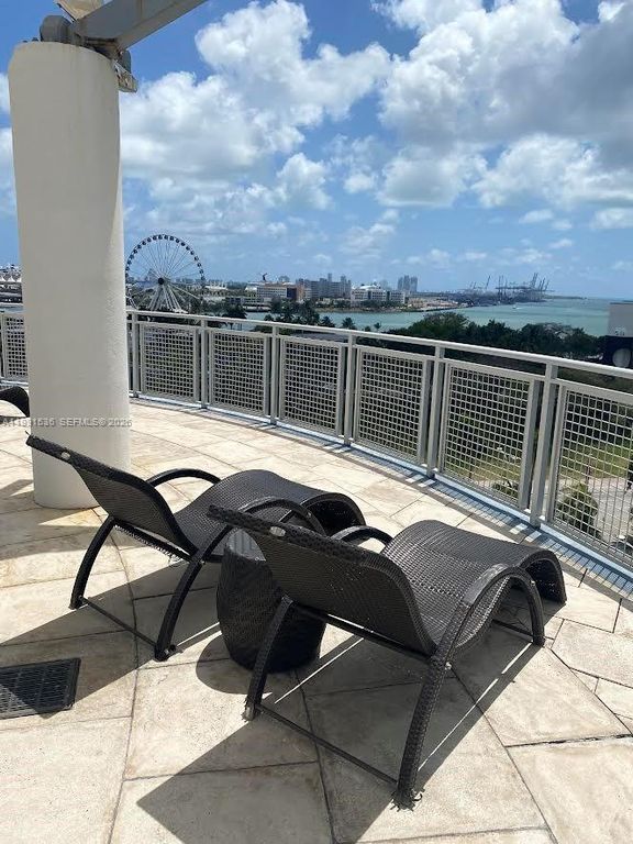 Image 36 of property listing at 244 Biscayne Blvd 1605, Miami, FL 33132