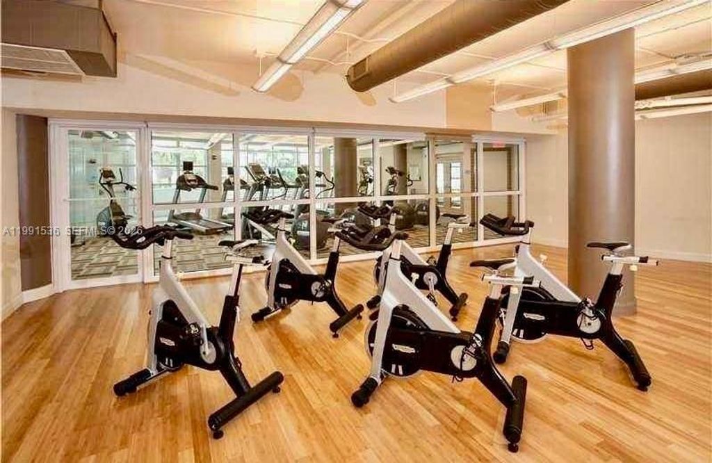 Image 37 of property listing at 244 Biscayne Blvd 1605, Miami, FL 33132