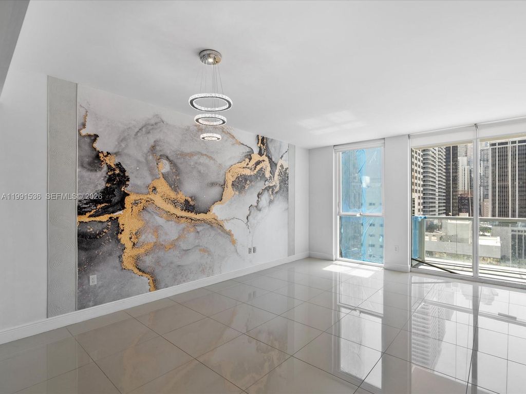 Image 9 of property listing at 244 Biscayne Blvd 1605, Miami, FL 33132