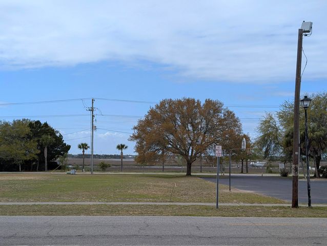 3121 Middle Street, Sullivans Island, SC 29482