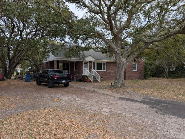 3121 Middle Street, Sullivans Island, SC 29482