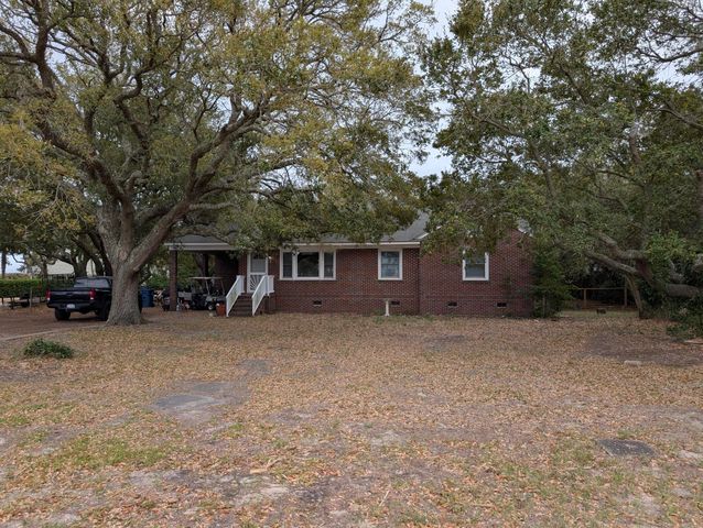 3121 Middle Street, Sullivans Island, SC 29482