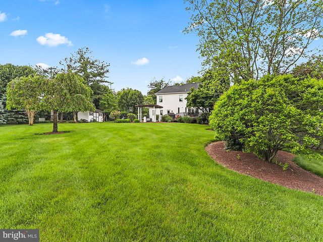 302 MALLARD LN, Langhorne, PA 19047