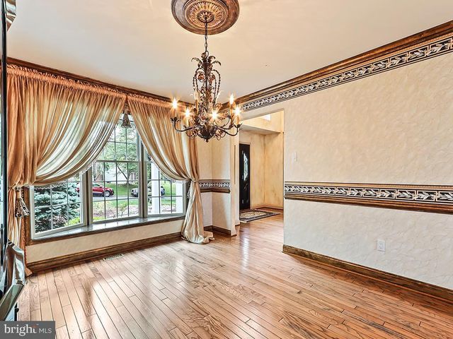 302 MALLARD LN, Langhorne, PA 19047