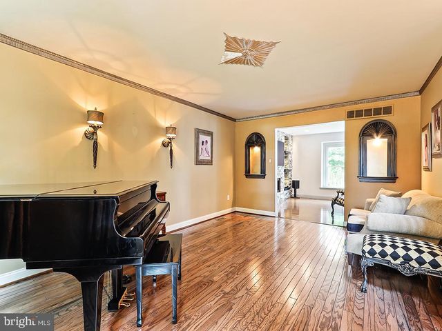 302 MALLARD LN, Langhorne, PA 19047