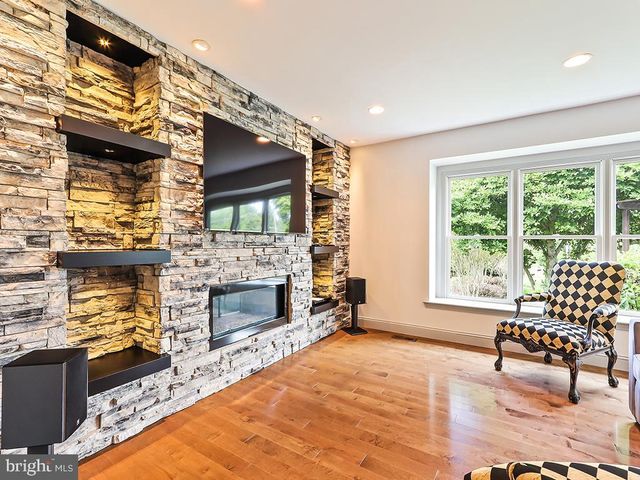 302 MALLARD LN, Langhorne, PA 19047