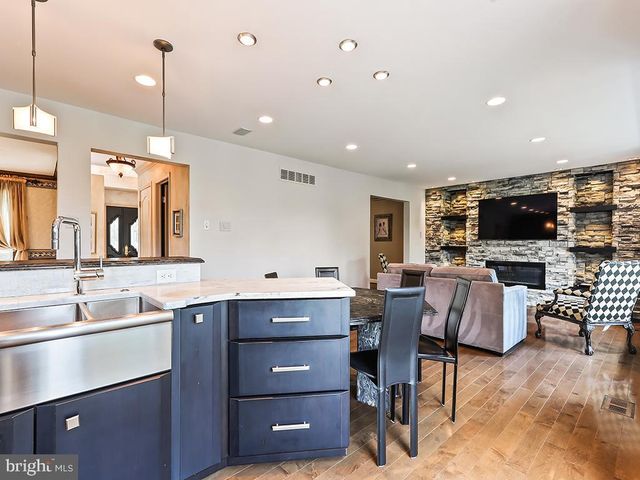 302 MALLARD LN, Langhorne, PA 19047
