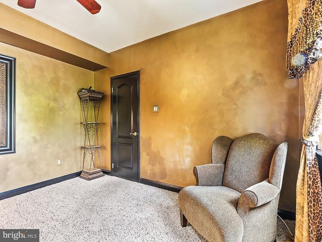 302 MALLARD LN, Langhorne, PA 19047