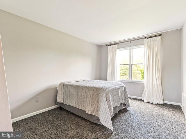 302 MALLARD LN, Langhorne, PA 19047
