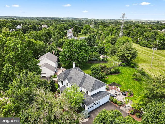 302 MALLARD LN, Langhorne, PA 19047