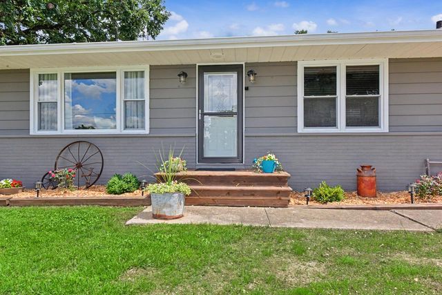 7637 128th AVENUE, Bristol, WI 53104