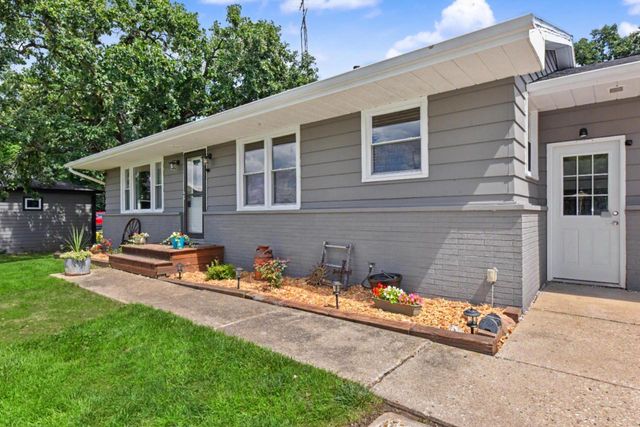 7637 128th AVENUE, Bristol, WI 53104