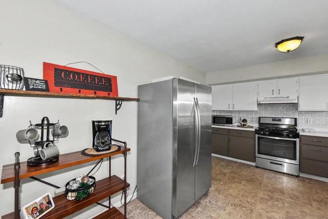 7637 128th AVENUE, Bristol, WI 53104