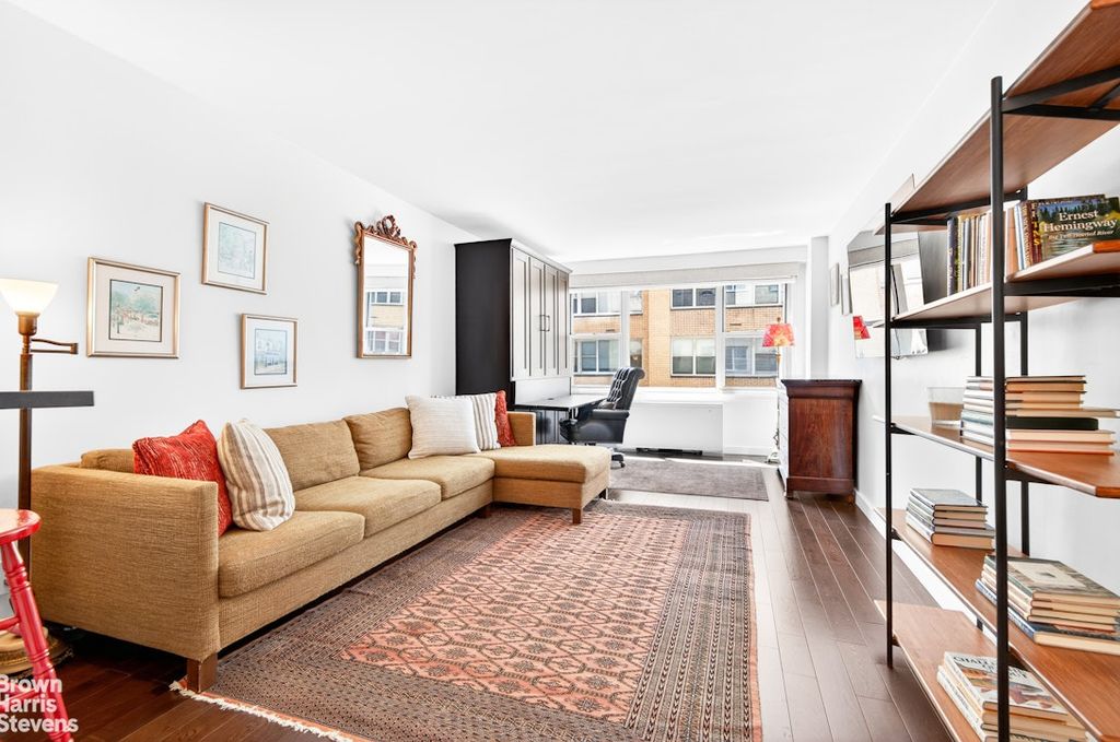520 E 72nd St Apt 3G, New York City, NY 10021
