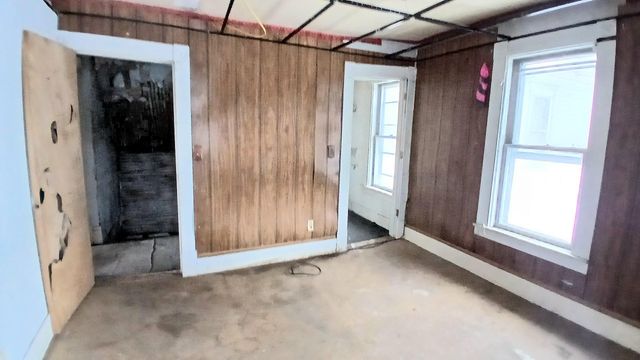 12 Pleasant Street, Barre City, VT 05641