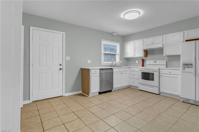 360 Susan Constant DR, Newport News, VA 23608