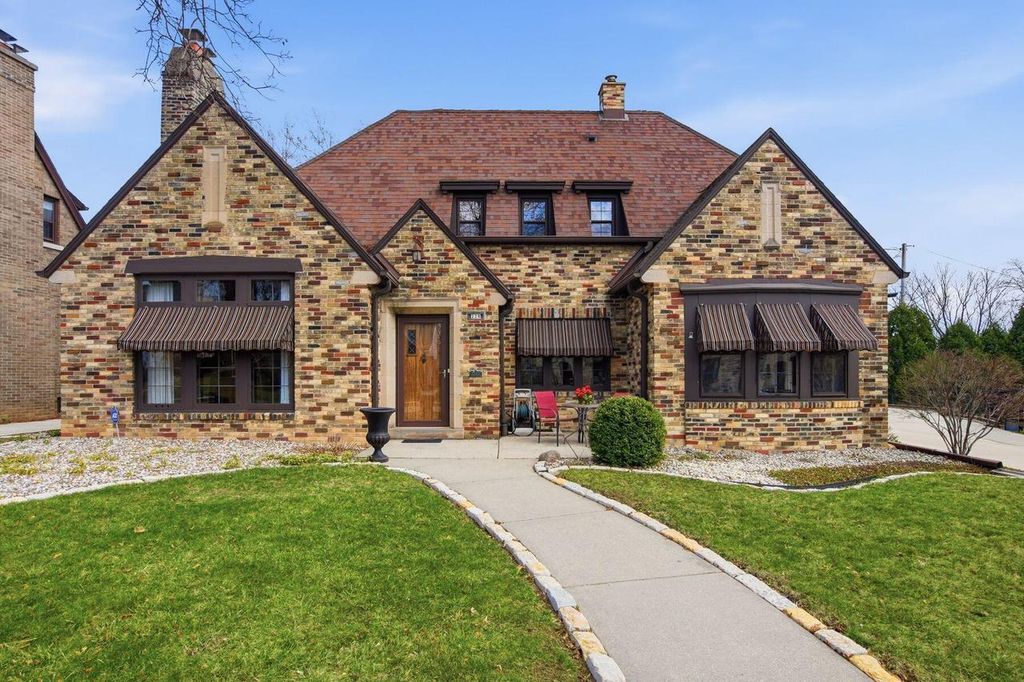 228 N Pinecrest STREET, Milwaukee, WI 53208