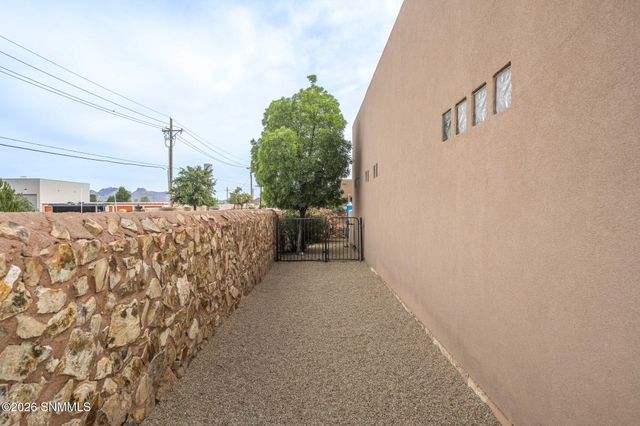 3884 Adriatic Road, Las Cruces, NM 88012