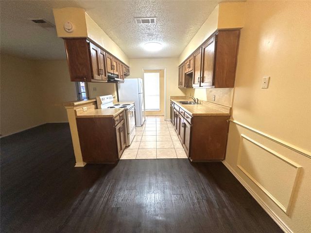 2303 Lido Lane, Arlington, TX 76015