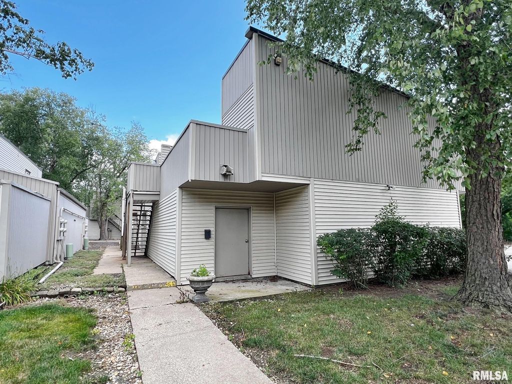 6809 N FROSTWOOD Parkway A43, Peoria, IL 61615