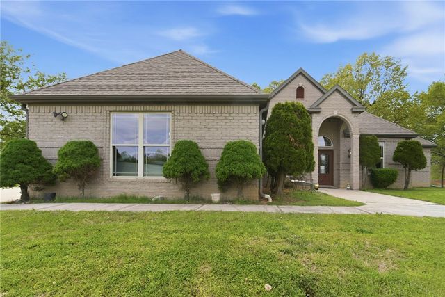 9207 and 9209 Coker Road, Gentry, AR 72734