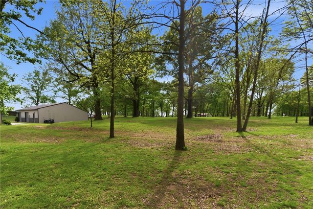 9207 and 9209 Coker Road, Gentry, AR 72734