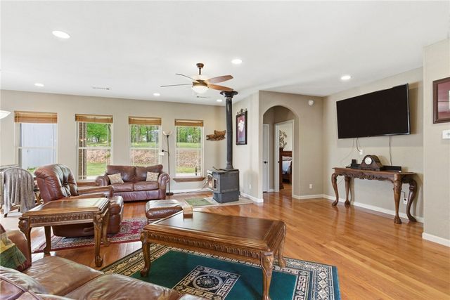 9207 and 9209 Coker Road, Gentry, AR 72734