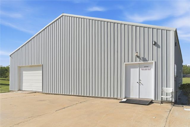 9207 and 9209 Coker Road, Gentry, AR 72734