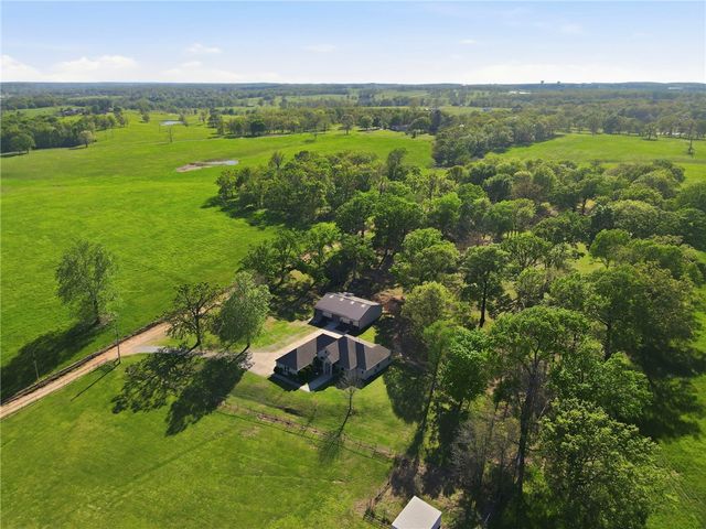 9207 and 9209 Coker Road, Gentry, AR 72734