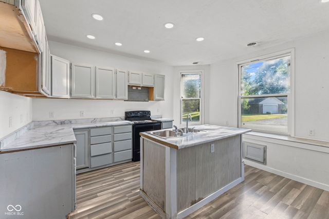 9577 N Crawford Street, Knightsville, IN 47857