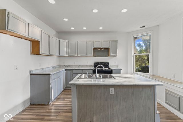 9577 N Crawford Street, Knightsville, IN 47857