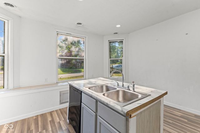 9577 N Crawford Street, Knightsville, IN 47857