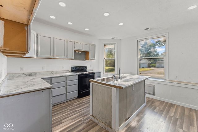 9577 N Crawford Street, Knightsville, IN 47857