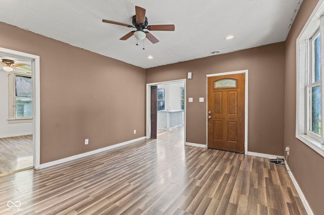 9577 N Crawford Street, Knightsville, IN 47857