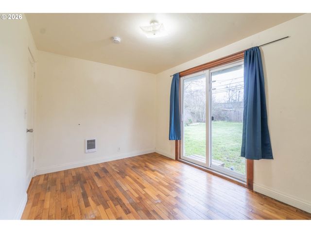 2749 HILYARD St, Eugene, OR 97405