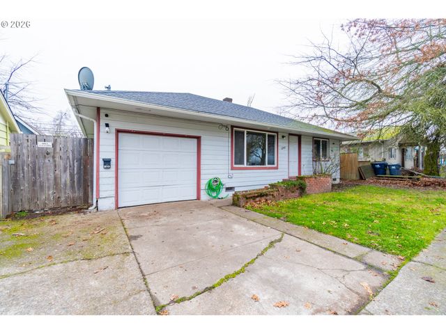 2749 HILYARD St, Eugene, OR 97405