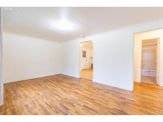 2749 HILYARD St, Eugene, OR 97405