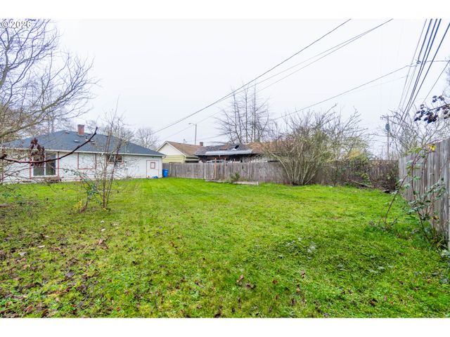 2749 HILYARD St, Eugene, OR 97405