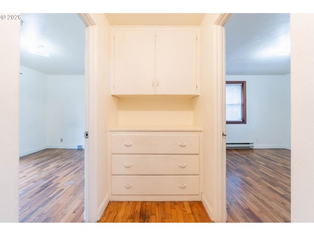 2749 HILYARD St, Eugene, OR 97405