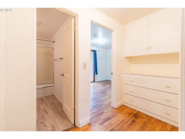 2749 HILYARD St, Eugene, OR 97405