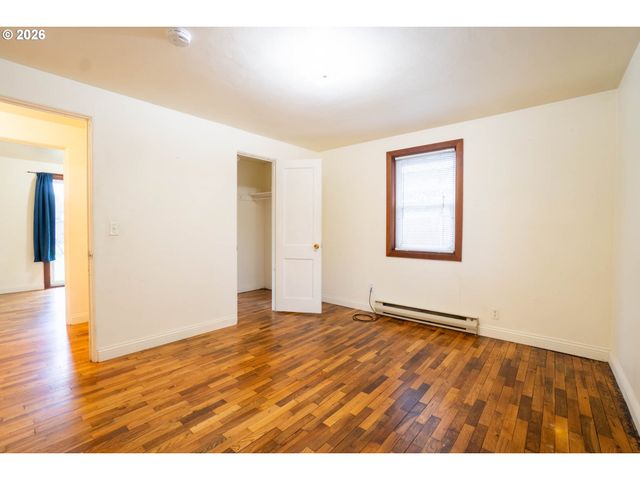 2749 HILYARD St, Eugene, OR 97405